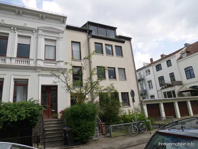 Bremen-Viertel: 3 Wohnungen im Paket plus 2 Garagenstellplätze, in 4-Parteienhaus, in TOP Lage.