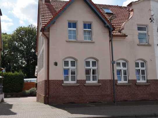 Charmantes Einfamilienhaus mit Garten und Swimmingpool