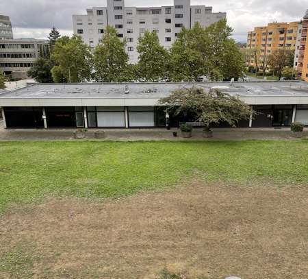 Exklusive, modernisierte 2-Zimmer-Wohnung mit Balkon und Einbauküche in Heilbronn