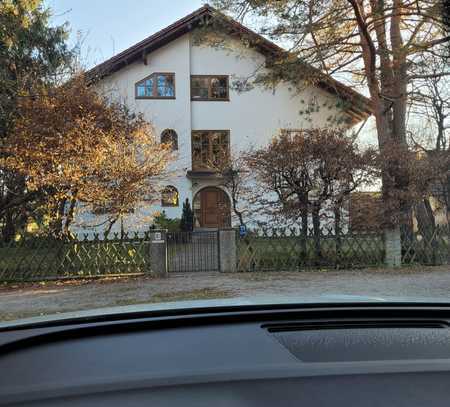 2-Raum-Wohnung mit Balkon und EBK in München Hadern