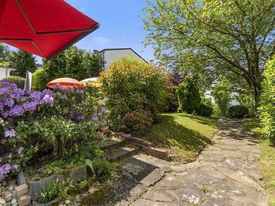 Traumhaftes Zweifamilienhaus am Annaberg mit Blick auf den Merkur