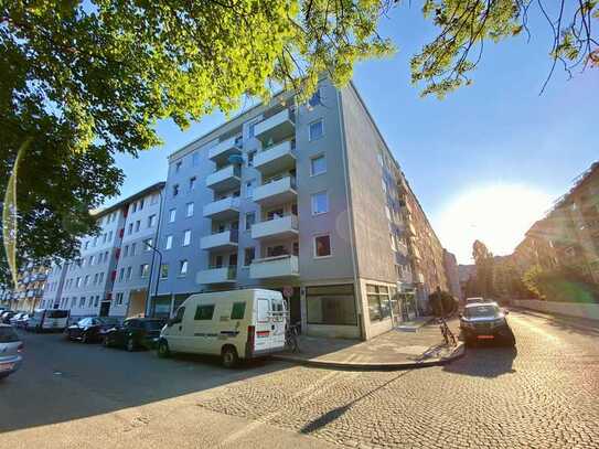 Westpark - Eckladen mit großer Schaufensterfront