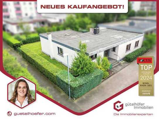 Bezugsfreier Bungalow auf Erbpachtgrund mit Garten, Garage und viel Potenzial in beliebter Stadtlage