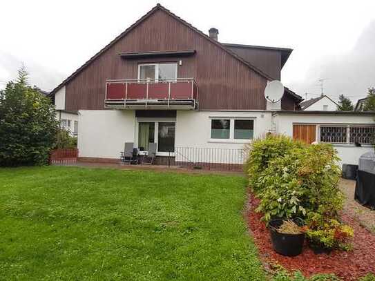 Moderne 5-Zimmer-Familienwohnung im 1. OG mit Balkon und Garten in Frankfurt Harheim