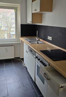 Schöne 4 Zimmer Wohnung mit Einbauküche und Balkon!