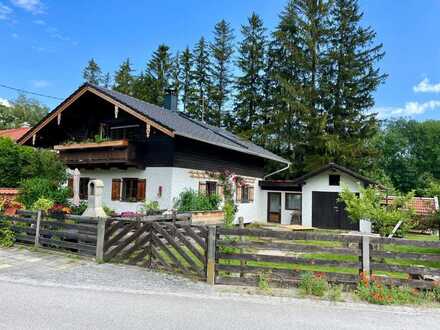Charmantes Landhaus mit derzeit zwei Wohnungen im Inntal