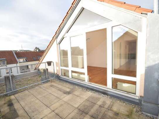 Tolle 3-Zi.-DG Wohnung mit Dachterrasse und Stellplatz