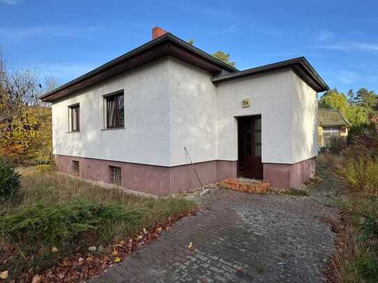 Sehr schönes Grundstück in Toplage Berlin-Heiligensee mit kleinem Bungalow