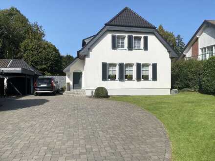 Krefeld-Stadtwald! Freistehendes-Familiendomizil in Top Lage und Traumgarten!