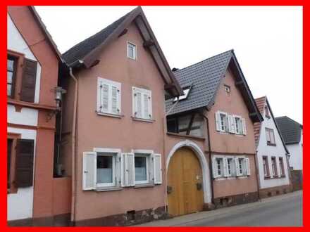 Anwesen mit zwei Häusern und ganz besonderem Charme