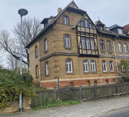 denkmalgeschütztes Mehrfamilienhaus mit Baugenehmigung in Groitzsch zu verkaufen.