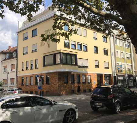 Erstbezug nach Sanierung: schöne 3-Zimmer-Wohnung mit Einbauküche und Balkon in Kaiserslautern