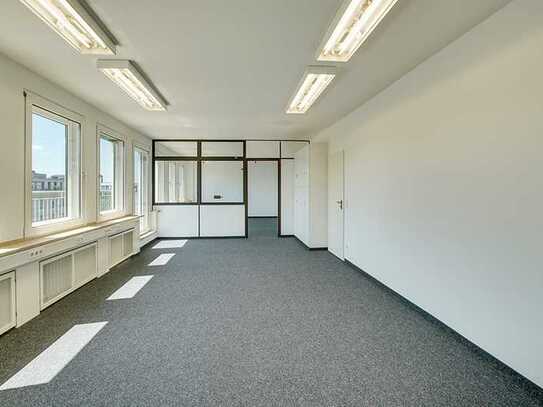 Offenes, zweistöckiges Penthouse-Büro mit inspirierendem Ambiente!