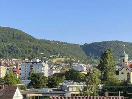 4-Zimmer-EG-Wohnung mit EBK, Garten+Terrasse, Tiefgarage, OHNE Maklergebühr