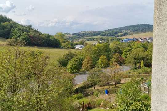 Haus Zum Wohlfühlen mit 3 Garagen,Garten in Bischoffen Aartalsee