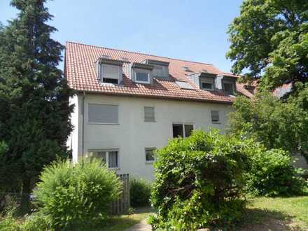 Solide Wohnung in ruhiger stadtnaher Lage !