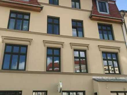 Geräumige 2,5-Zimmer-Wohnung mit gehobener Innenausstattung in Rostock