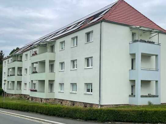 Modern ausgestattete, kleine 2-Raum-Wohnung mit Balkon in Roßwein