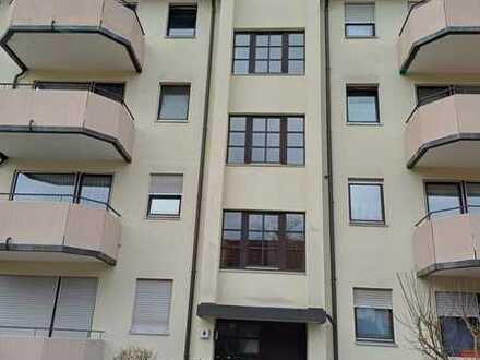 Lauf - Gepflegte 2-Zimmer-Wohnung im 1. OG mit Balkon von privat