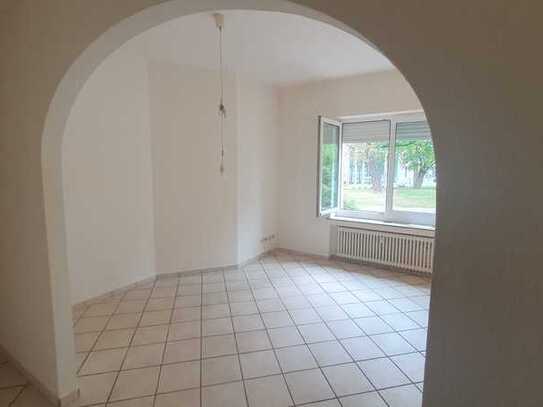 Stilvolle 3-Raum-Hochparterre-Wohnung mit gehobener Innenausstattung in Stuttgart