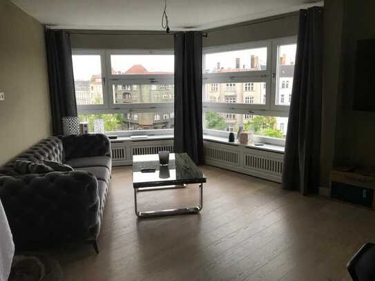 Geschmackvolle 2-Raum-Wohnung mit Balkon und EBK in Berlin Charlottenburg