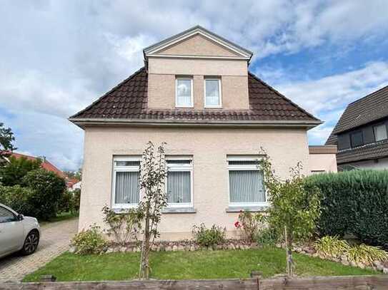 Osternburg - Bezugsfreies Wohnhaus! Anbau mit lebenslangem Wohnrecht für die Verkäuferin.