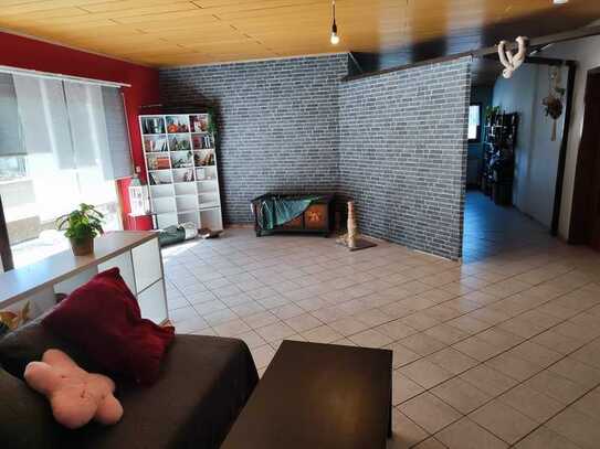 Dachgeschosswohnung mit 2 großen Balkonen in 56271 Isenburg zu vermieten