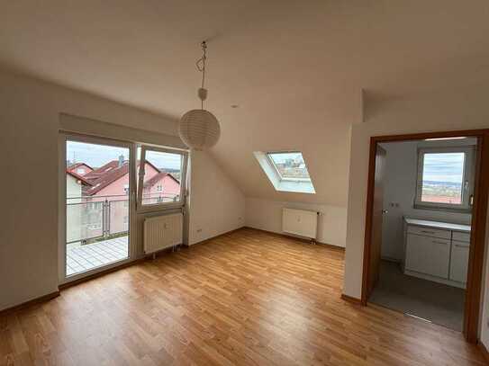 **Mietwohnung in Stolpen – Moderne Zwei-Zimmer-DG-Wohnung aus dem Jahr 1996**