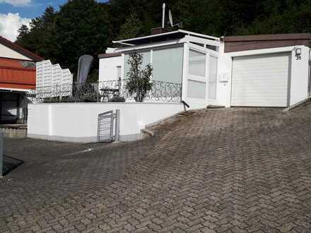 Bungalow, 3 ZKB, Gäste-WC, Wintergarten, Garage und Carport in ruhiger Waldrandlage