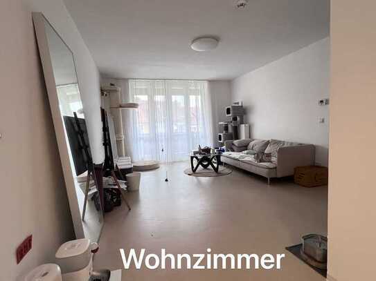 Stilvolle 4-Zimmer-Wohnung mit Balkon und EBK in Nürnberg