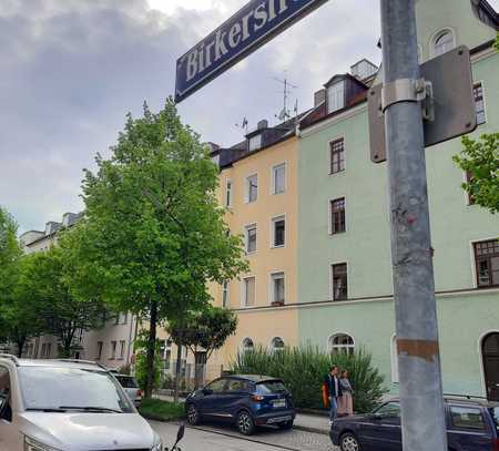 Helle 2-Zimmer Wohnung mit Einbauküche in München Neuhausen