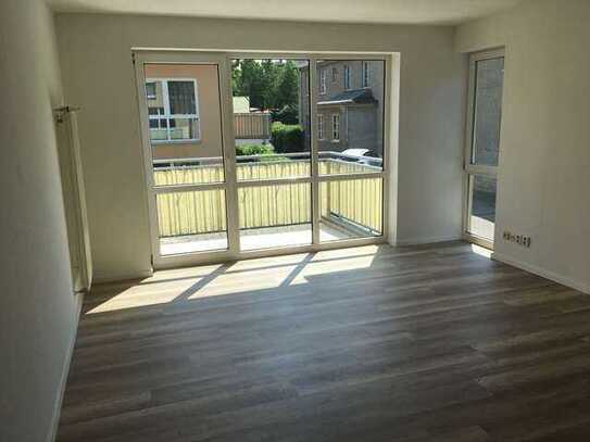Großzügige 3-Zimmer mit 2 Bädern, Balkon und Laminat in ruhiger Lage! SP mgl.