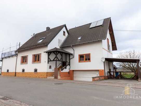 Miesau: Charmantes Haus mit großem Grundstück