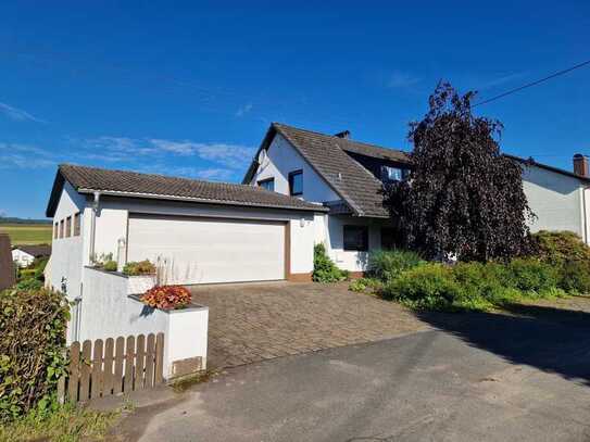 Großzügiges Einfamilienhaus mit tollem Gartengrundstück in schöner Lage von Kreuztal-Littfeld!