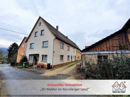 Viel Platz! Sanierungsbedürftiges Familienhaus in ruhiger Lage von Engelthal sucht neue Liebhaber