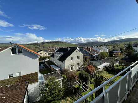 Erstbezug nach Sanierung - 3-Zimmer-Wohnung mit großzügigem Balkon und traumhaftem Ausblick