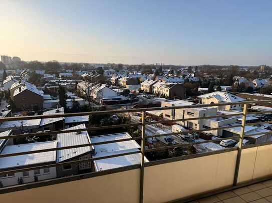 Traumhafter Ausblick: Erstbezug von exklusiver 2,5 Zimmer-Wohnung nach Sanierung