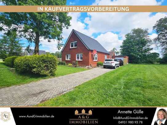 SANIERTES HAUS MIT NEBENGEBÄUDE, POOL UND WEITBLICK IN WALD- UND SEENÄHE