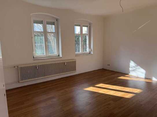 S-WANGEN: Modernisierte, tolle und gemütliche 3-Zi.-Wohnung mit Terrasse + TL-Bad + Keller **