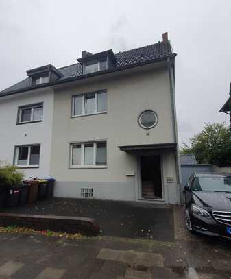 Dreifamilienhaus mit Potential in Hürth-Efferen