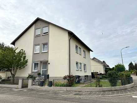 Hochwertige Eigentumswohnung mit moderner Ausstattung, großem Südbalkon und Garage im 3-Familienhaus