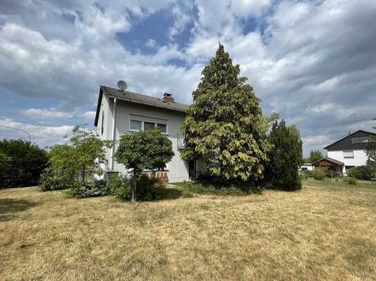 Einfamilienhaus freistehend mit großen Garten in ruhiger Lage