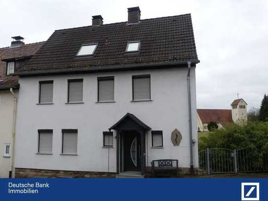 Zwangsversteigerung - Ein-/Zweifamilienhaus als Doppelhaus in Cornberg - provisionsfrei für Ersteher