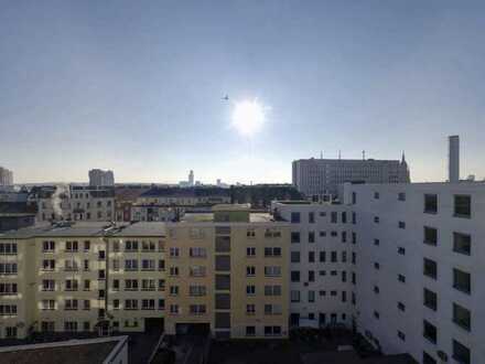 LICHTDURCHFLUTETE 4-ZIMMER-PENTHOUSE-WOHNUNG MIT ZWEI DACHTERRASSEN UND PANORAMA-FERNBLICK