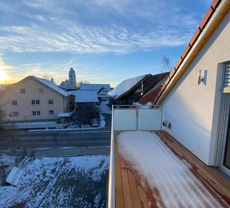 Erstbezug mit Balkon: Stilvolle 4-Zimmer-Dachgeschosswohnung mit geh. Innenausstattung