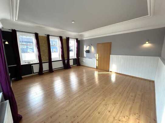 Erdgeschoss: 2-Zimmer-Appartement mit Küchenzeile - unmöbliert