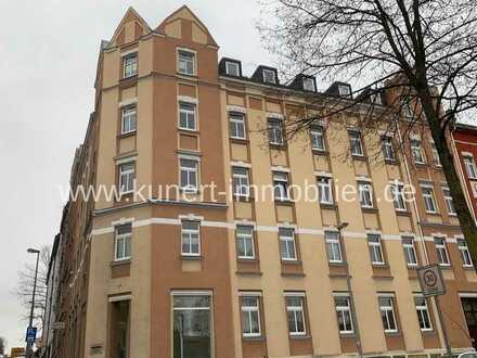 Attraktive 2-Zimmer-Wohnung in der Clausstr. 72, moderne Einbauküche, Bad mit Badewanne und Fenster