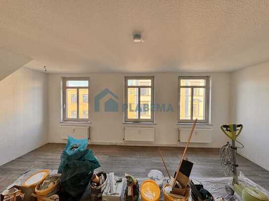 4 Zimmer- Wohnung, wird komplett renoviert, neue Einbauküche