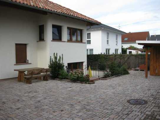 Sehr helle 3-Raum-Souterrainwohnung mit Terrasse im Ortskern von Weiterstadt