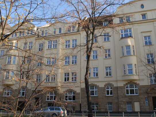 4Zimmer- Altbauwohnung in Jahrhundertwendehaus fußläufig zum Hofgarten